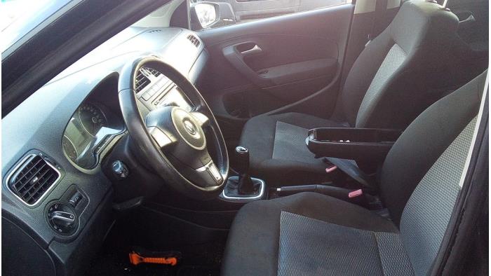 Volkswagen Polo V 1.2 TDI 12V BlueMotion Sloopvoertuig (2011, Zwart)