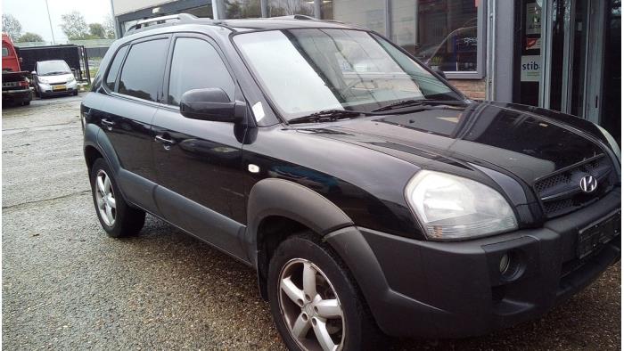 Hyundai Tucson 2.0 16V CVVT 4x2 Sloopvoertuig (2006, Zwart)