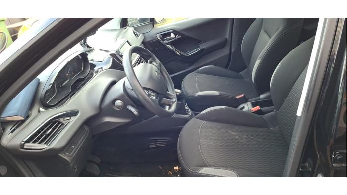 Peugeot 208 I 1.2 Vti 12V PureTech 82 Sloopvoertuig (2016, Zwart)