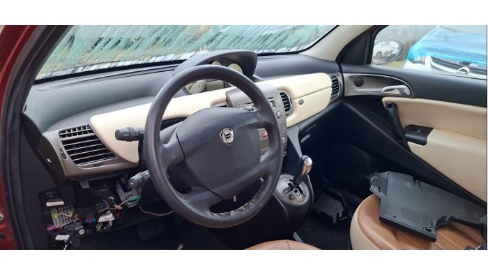 Lancia Ypsilon 1.4 16V Sloopvoertuig (2004, Rood)