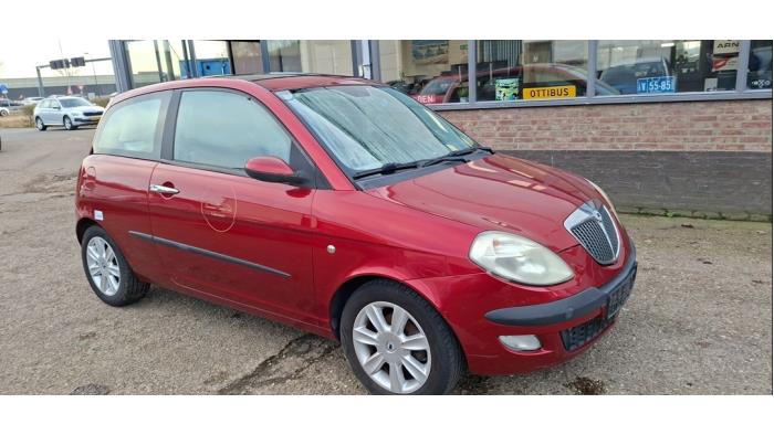 Lancia Ypsilon 1.4 16V Sloopvoertuig (2004, Rood)