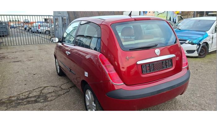 Lancia Ypsilon 1.4 16V Sloopvoertuig (2004, Rood)
