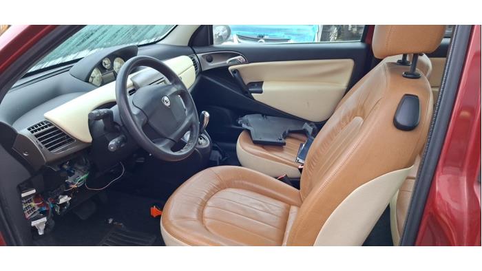 Lancia Ypsilon 1.4 16V Sloopvoertuig (2004, Rood)