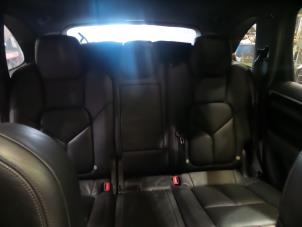 Porsche Cayenne II 3.0 D V6 24V Sloopvoertuig (2012, Zwart)