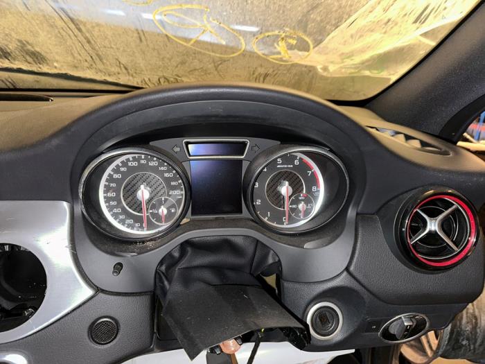 Mercedes CLA Shooting Brake 2.0 AMG CLA-45 Turbo 16V Sloopvoertuig (2015, Grijs)