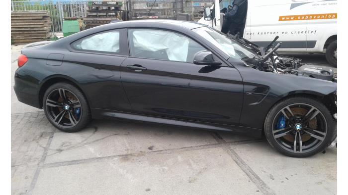 BMW M4 Sloopvoertuig (2015, Zwart)