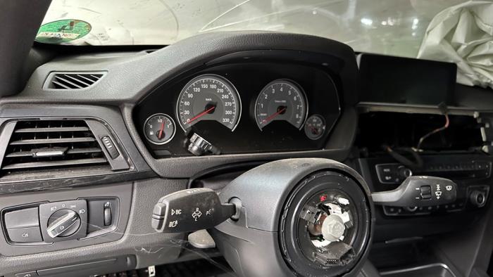 BMW M4 Sloopvoertuig (2015, Zwart)