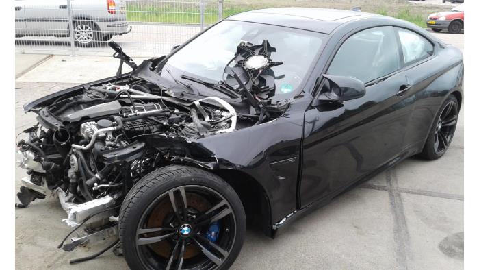 BMW M4 Sloopvoertuig (2015, Zwart)
