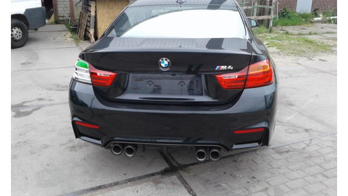 BMW M4 Sloopvoertuig (2015, Zwart)