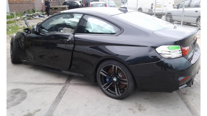 BMW M4 Sloopvoertuig (2015, Zwart)