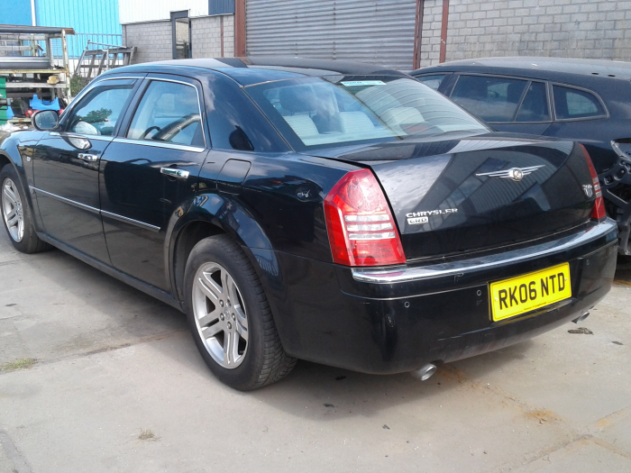 Chrysler 300 C 3.0 CRD V6 24V Sloopvoertuig (2007, Zwart)