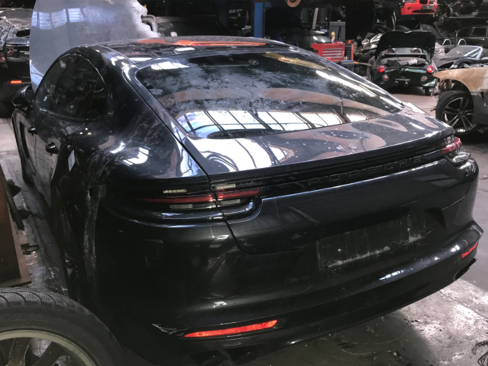 Porsche Panamera Sport Turismo 4.0 V8 4S Diesel Sloopvoertuig (2017, Grijs)