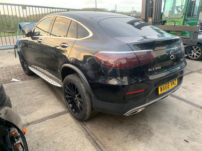 Mercedes GLC Coupe 2.0 250 16V 4-Matic Sloopvoertuig (2019, Zwart)