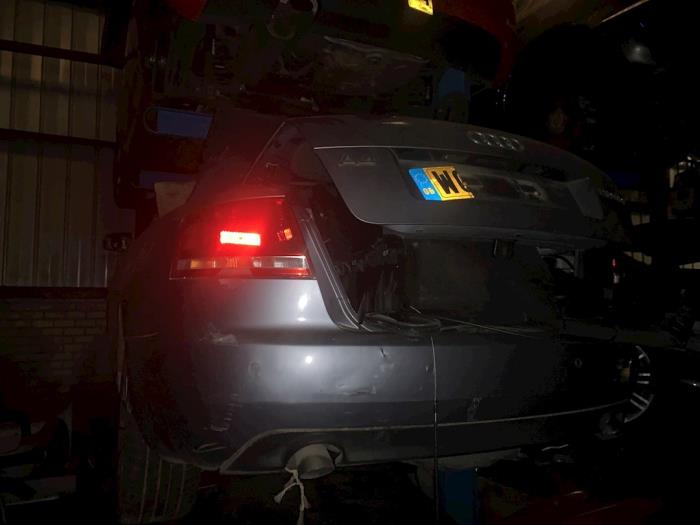 Audi A4 Cabrio 2.0 TDI Sloopvoertuig (2008, Zilver)