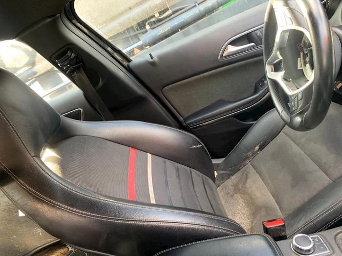 Mercedes A 1.5 A-180 CDI, A-180d 16V Sloopvoertuig (2013, Zwart)