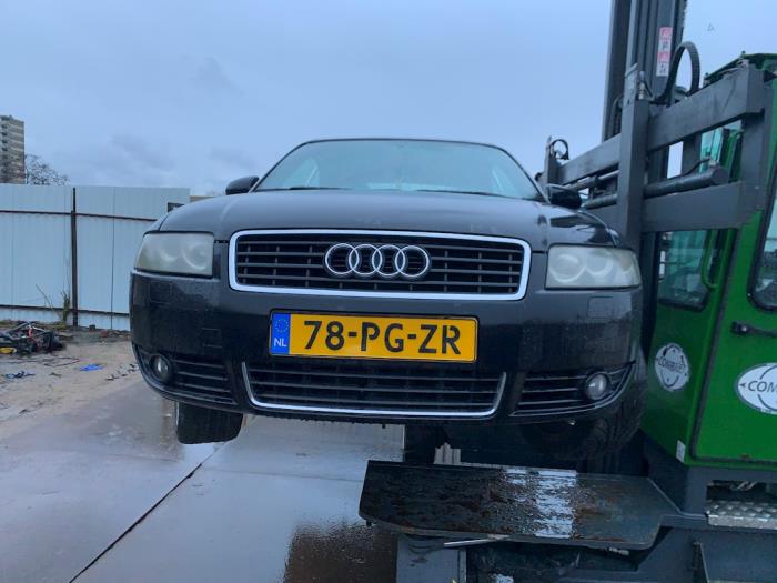 Audi A4 Cabrio 3.0 V6 30V Sloopvoertuig (2002, Zwart)
