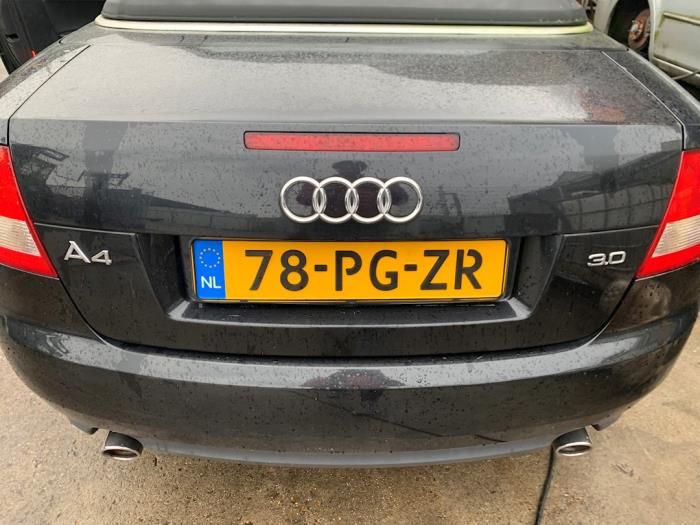 Audi A4 Cabrio 3.0 V6 30V Sloopvoertuig (2002, Zwart)