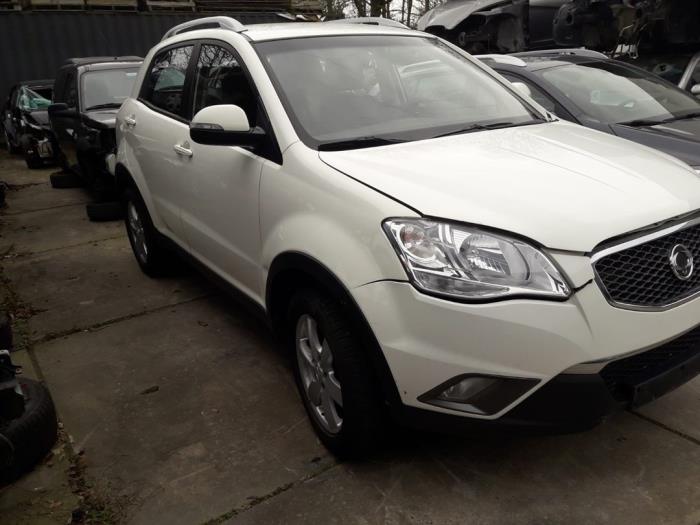 Ssang Yong Korando 2.0 e-XDi 16V 4x4 Sloopvoertuig (2013, Wit)