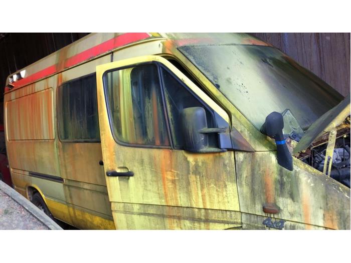 Mercedes Sprinter 3t 312D 4x4 Sloopvoertuig (1998, Geel)