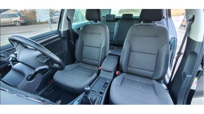 Volkswagen Golf VII 1.0 TSI 12V BlueMotion Sloopvoertuig (2019, Zwart)