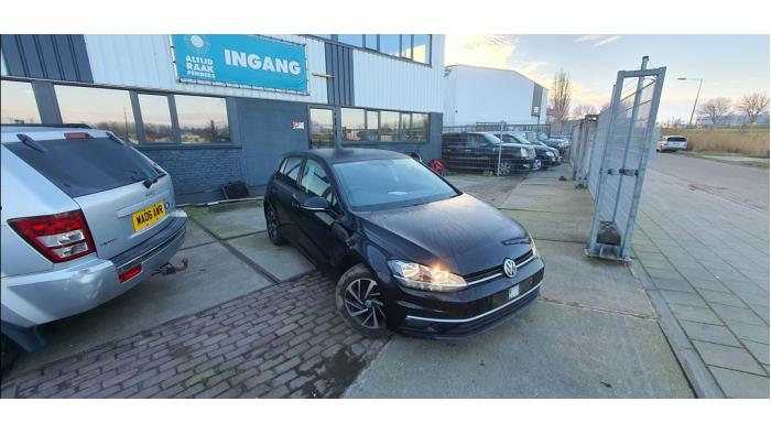 Volkswagen Golf VII 1.0 TSI 12V BlueMotion Sloopvoertuig (2019, Zwart)