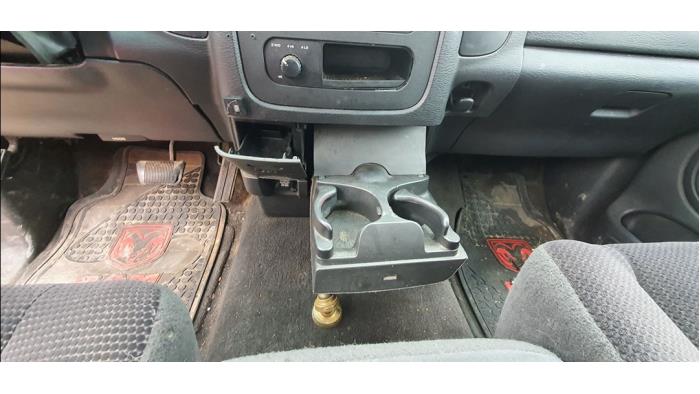 Dodge Ram 3500 Standard Cab 5.7 V8 Hemi 3500 4x4 Sloopvoertuig (2004, Rood)