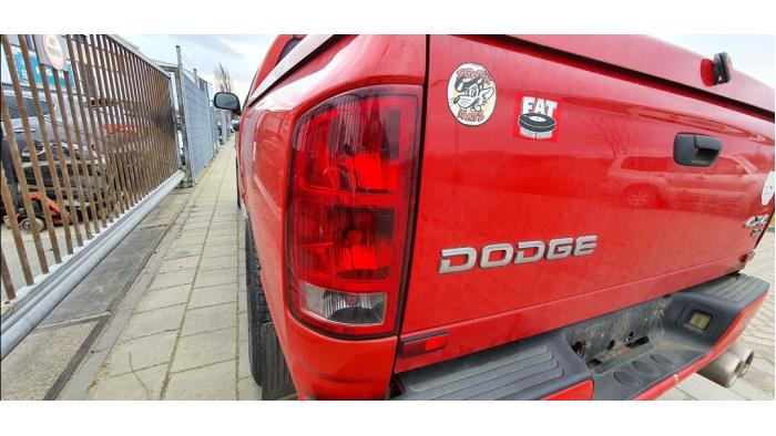 Dodge Ram 3500 Standard Cab 5.7 V8 Hemi 3500 4x4 Sloopvoertuig (2004, Rood)