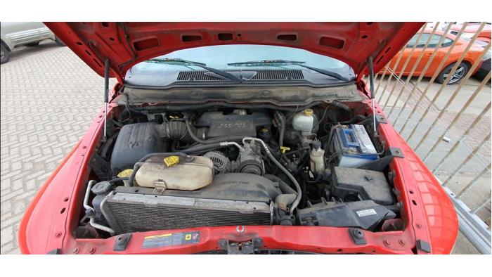 Dodge Ram 3500 Standard Cab 5.7 V8 Hemi 3500 4x4 Sloopvoertuig (2004, Rood)