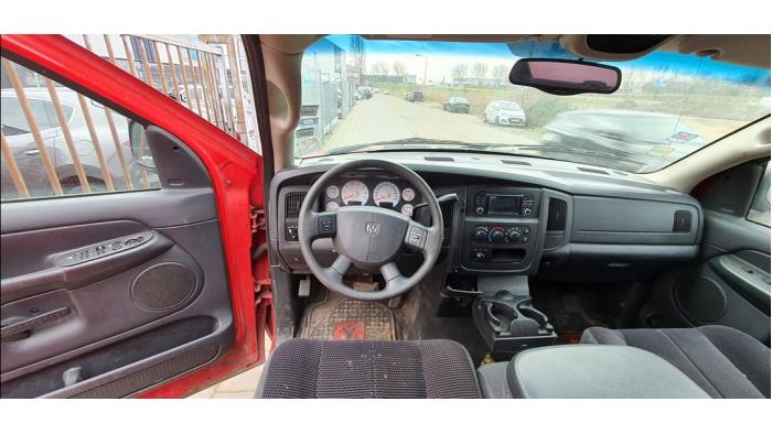Dodge Ram 3500 Standard Cab 5.7 V8 Hemi 3500 4x4 Sloopvoertuig (2004, Rood)
