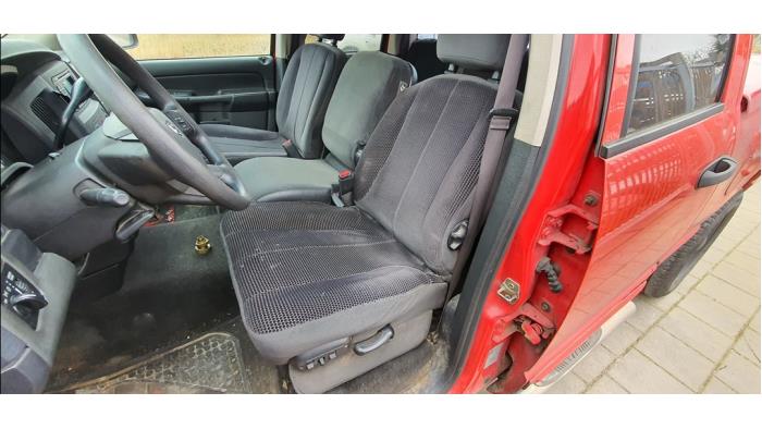 Dodge Ram 3500 Standard Cab 5.7 V8 Hemi 3500 4x4 Sloopvoertuig (2004, Rood)