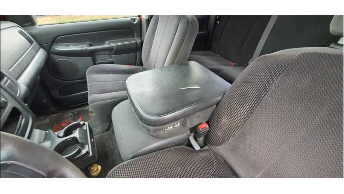 Dodge Ram 3500 Standard Cab 5.7 V8 Hemi 3500 4x4 Sloopvoertuig (2004, Rood)