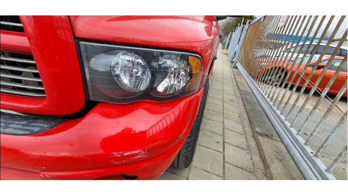 Dodge Ram 3500 Standard Cab 5.7 V8 Hemi 3500 4x4 Sloopvoertuig (2004, Rood)