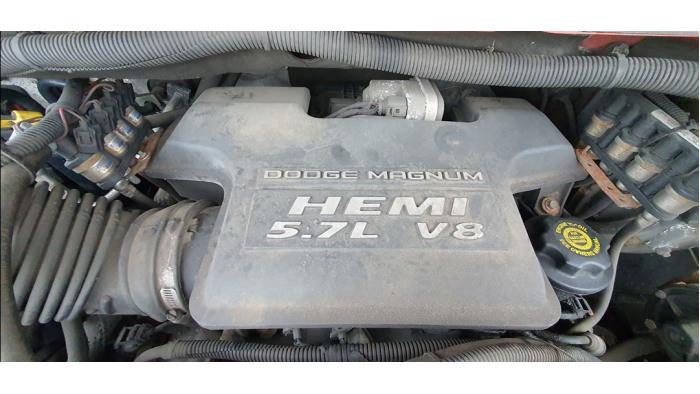 Dodge Ram 3500 Standard Cab 5.7 V8 Hemi 3500 4x4 Sloopvoertuig (2004, Rood)