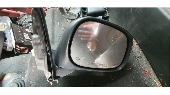 Dodge Ram 3500 Standard Cab 8.3 1500 SRT-10 Standard Cab Sloopvoertuig (2004, Rood)