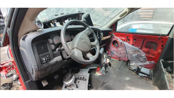 Dodge Ram 3500 Standard Cab 8.3 1500 SRT-10 Standard Cab Sloopvoertuig (2004, Rood)