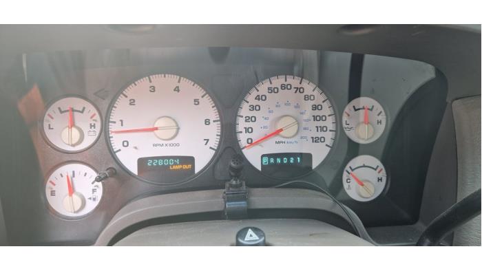 Dodge Ram 3500 Standard Cab 4.7 V8 1500 4x2 Sloopvoertuig (2002, Graniet)