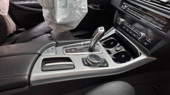 BMW 5 serie Touring 520d 16V Schadevoertuig (2014, Grijs)