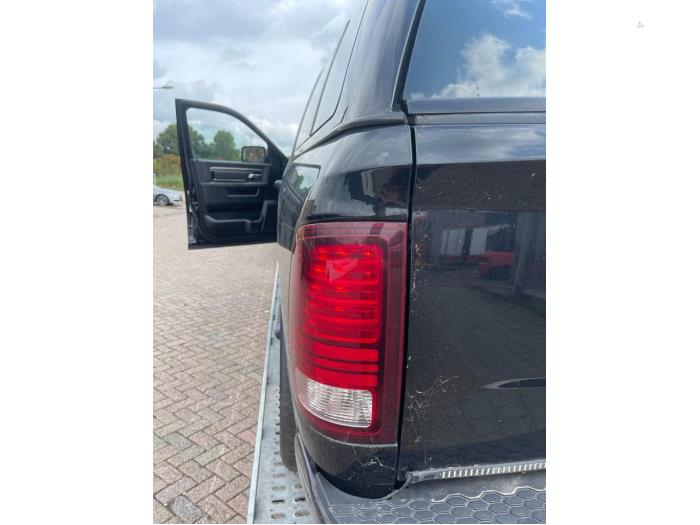 Dodge 1500 Standard Cab 5.7 Hemi V8 Sloopvoertuig (2014, Zwart)