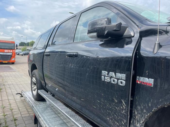 Dodge 1500 Standard Cab 5.7 Hemi V8 Sloopvoertuig (2014, Zwart)