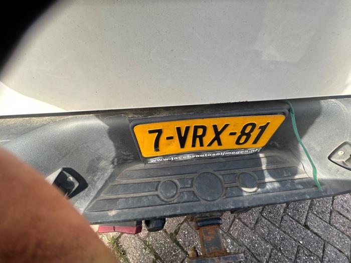 Toyota Tundra 5.7 V8 32V Dual VVT-I Schadevoertuig (2010, Graniet)