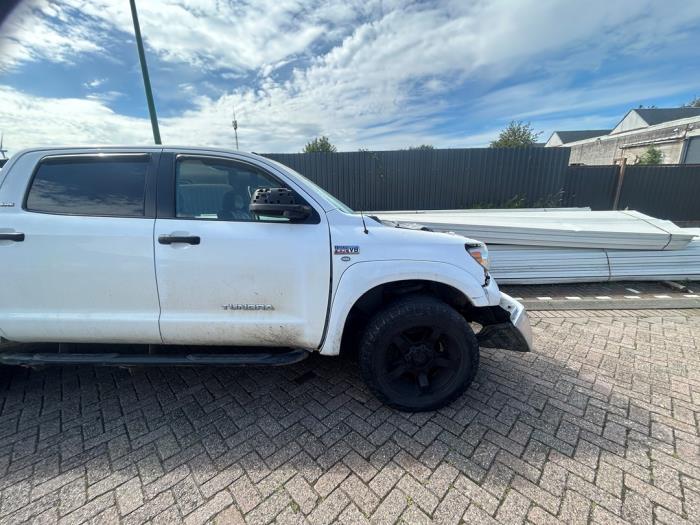 Toyota Tundra 5.7 V8 32V Dual VVT-I Schadevoertuig (2010, Graniet)