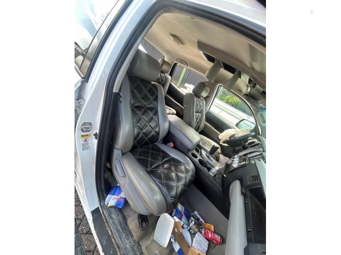 Toyota Tundra 5.7 V8 32V Dual VVT-I Schadevoertuig (2010, Graniet)