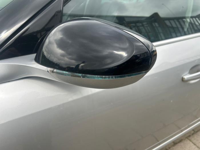 Saab 9-5 2.0 T XWD Biopower 16V Sloopvoertuig (2011, Zilvergrijs)