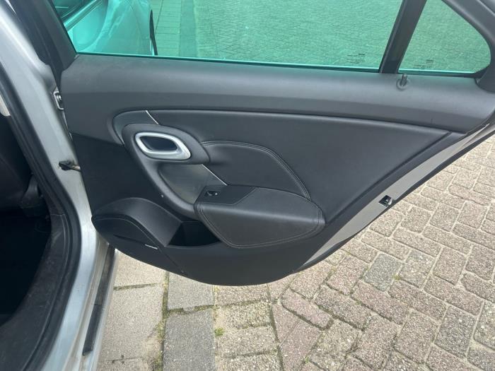 Saab 9-5 2.0 T XWD Biopower 16V Sloopvoertuig (2011, Zilvergrijs)