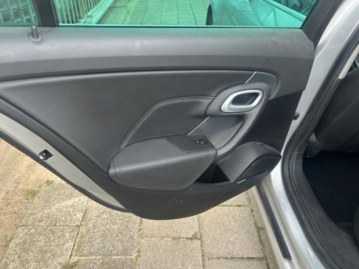 Saab 9-5 2.0 T XWD Biopower 16V Sloopvoertuig (2011, Zilvergrijs)