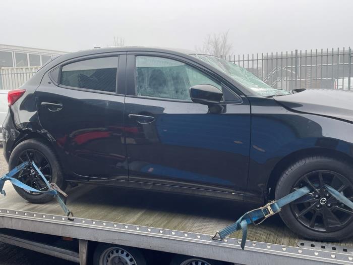 Mazda 2 1.5 e-SkyActiv G 115 Sloopvoertuig (2023, Zwart)