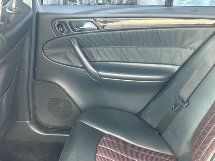 Mercedes C Combi AMG 3.2 C-32 AMG V6 18V Sloopvoertuig (2001, Zwart)