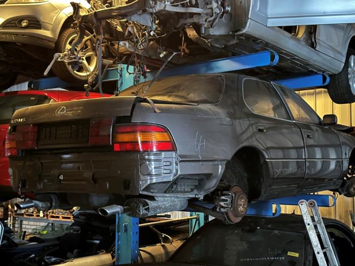 Lexus LS 400 4.0 32V Sloopvoertuig (2000)