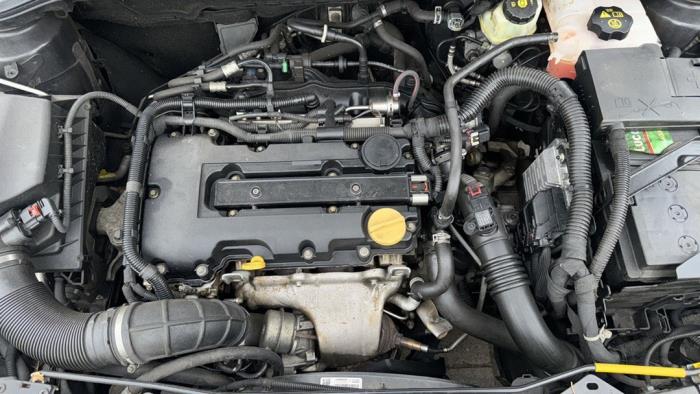 Opel Astra J Sports Tourer 1.4 Turbo 16V Sloopvoertuig (2012, Zwart)