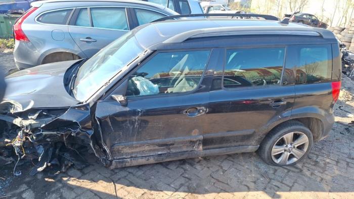 Skoda Yeti 2.0 TDI 16V 4x4 Sloopvoertuig (2016, Zwart)